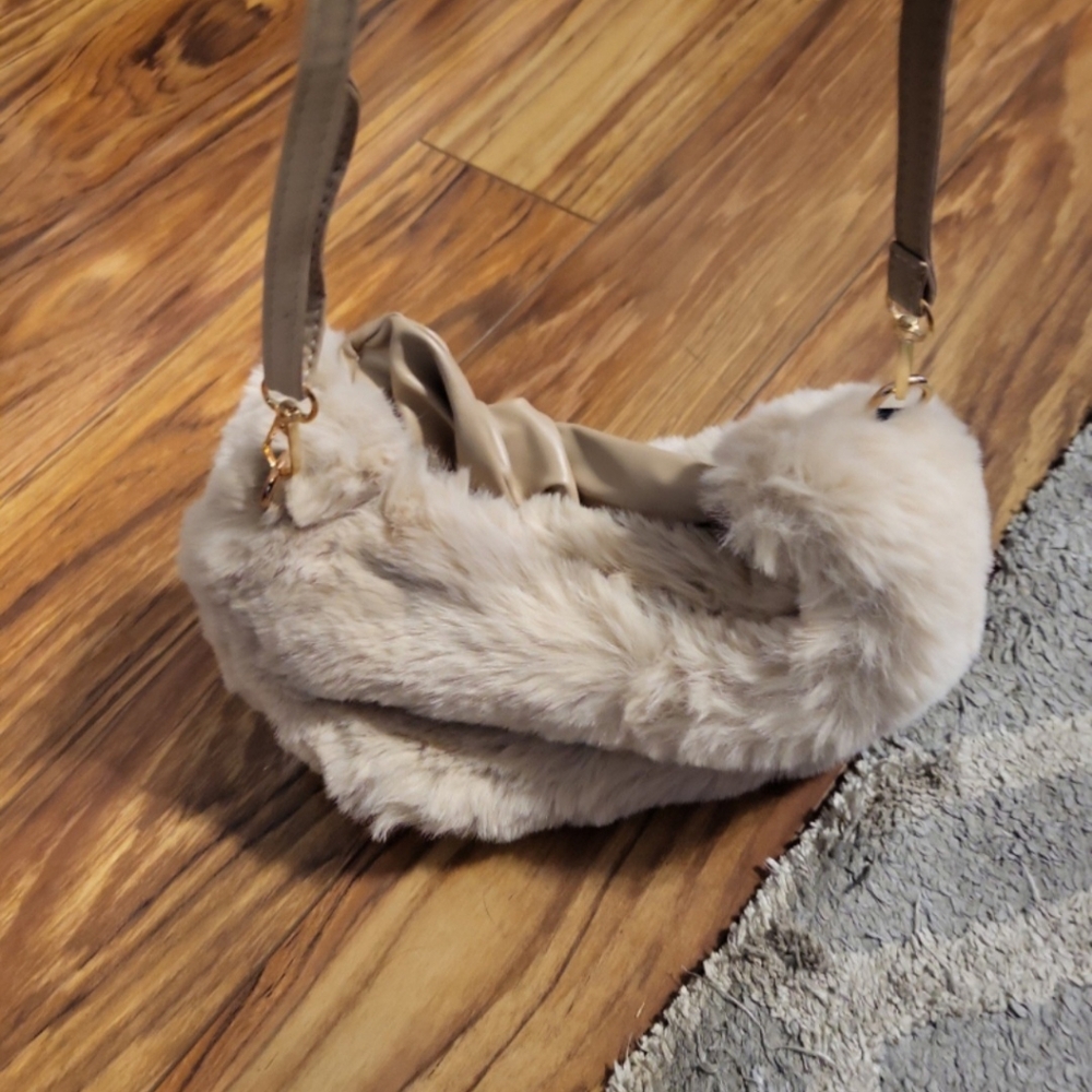 New faux fur bag